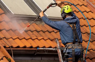 Démoussage et hydrofuge de toiture à Hauteluce